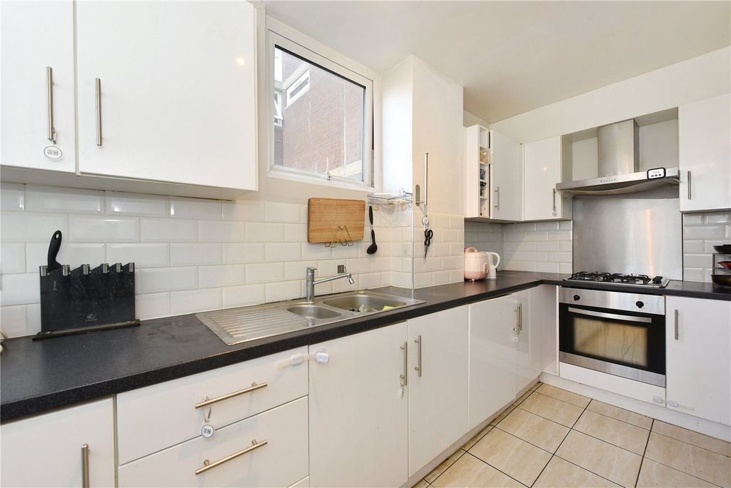 Property photo 3 of 14 Picture No. 10