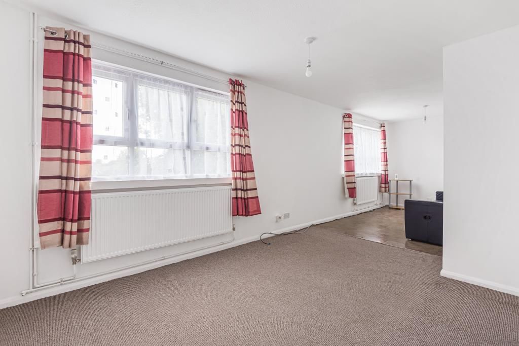 Property photo 3 of 10 Lounge