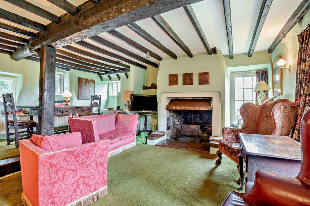 Property photo 2 of 27 8664620-Interior14-800.Jpg