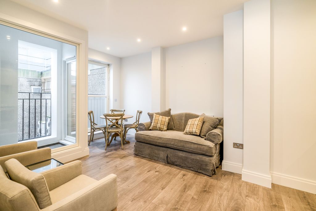 Property photo 3 of 9 1298E5Bc-0F06-4c87-9