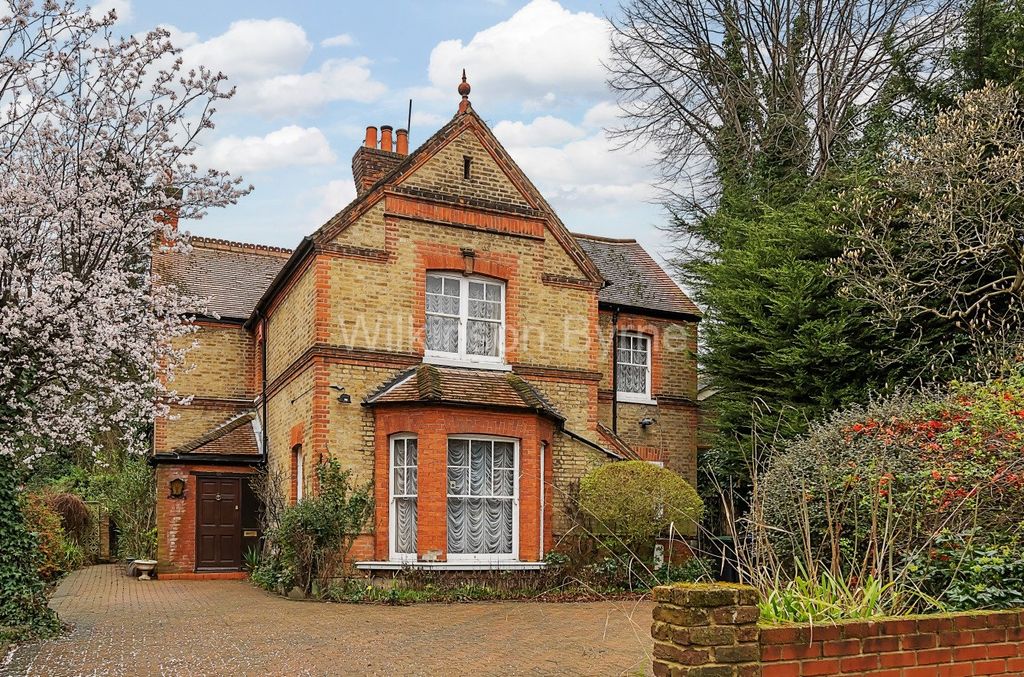 Property photo 1 of 12