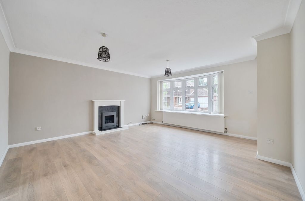 Property photo 3 of 14 1332431-4-6889095...