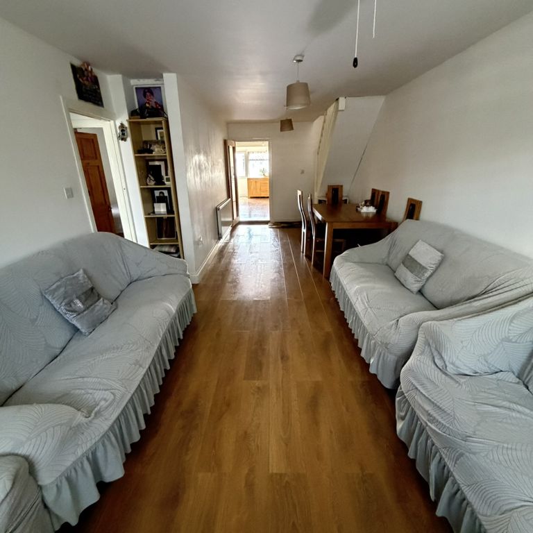 Property photo 2 of 18 Gallery