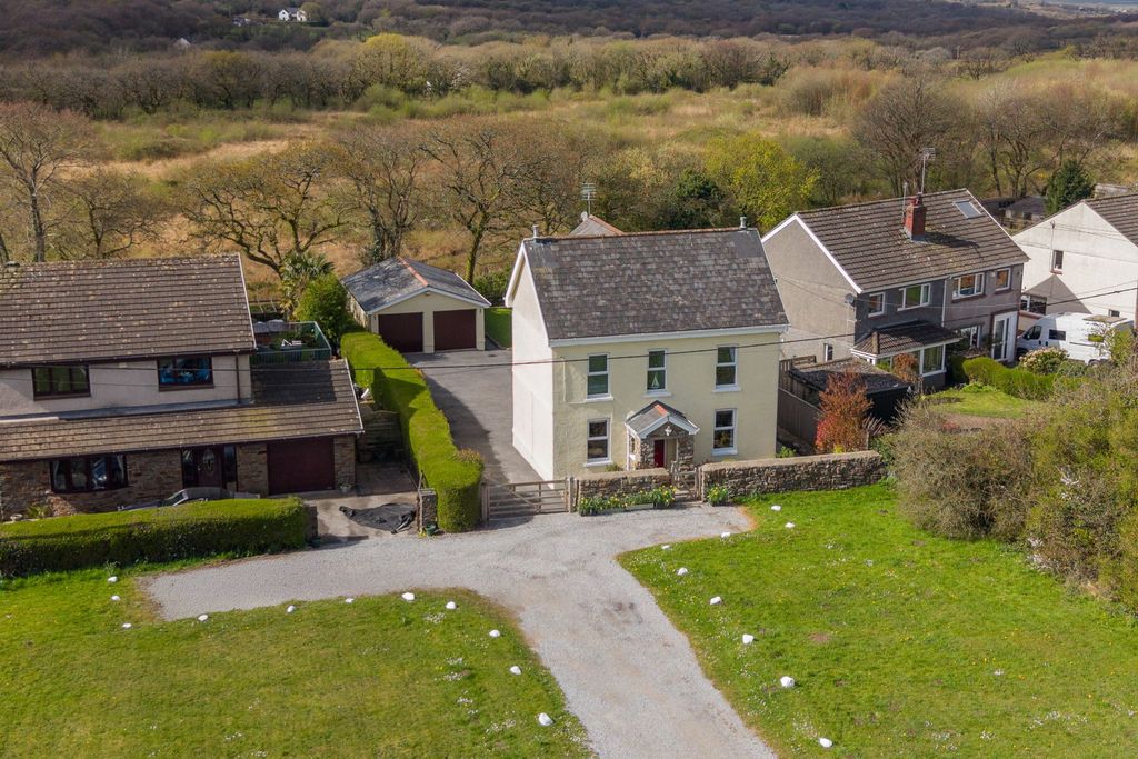 Property photo 1 of 34