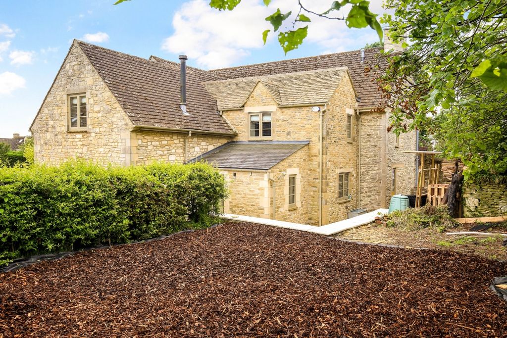 Property photo 1 of 37