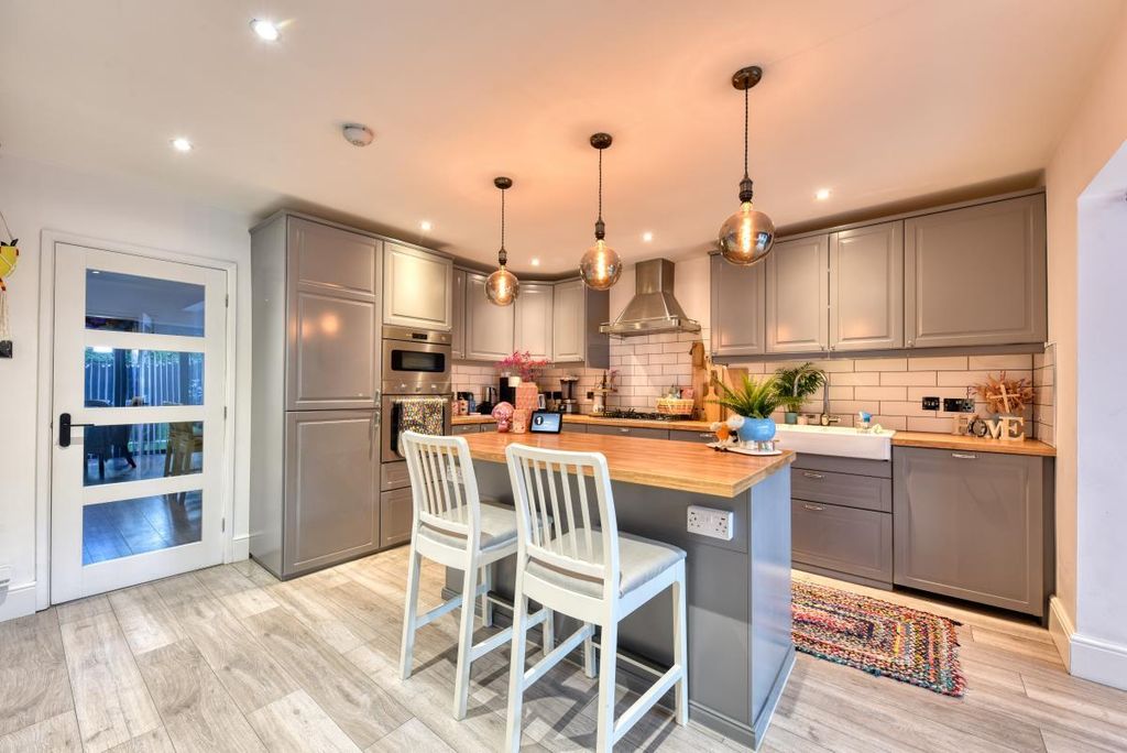 Property photo 3 of 26 6Bmiiq3Ve0Gqfbxxu-d18A.Jpg