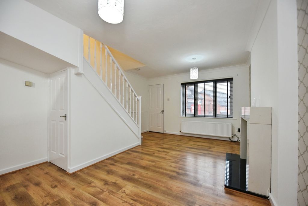 Property photo 2 of 16 Pbox-Img.Jpg