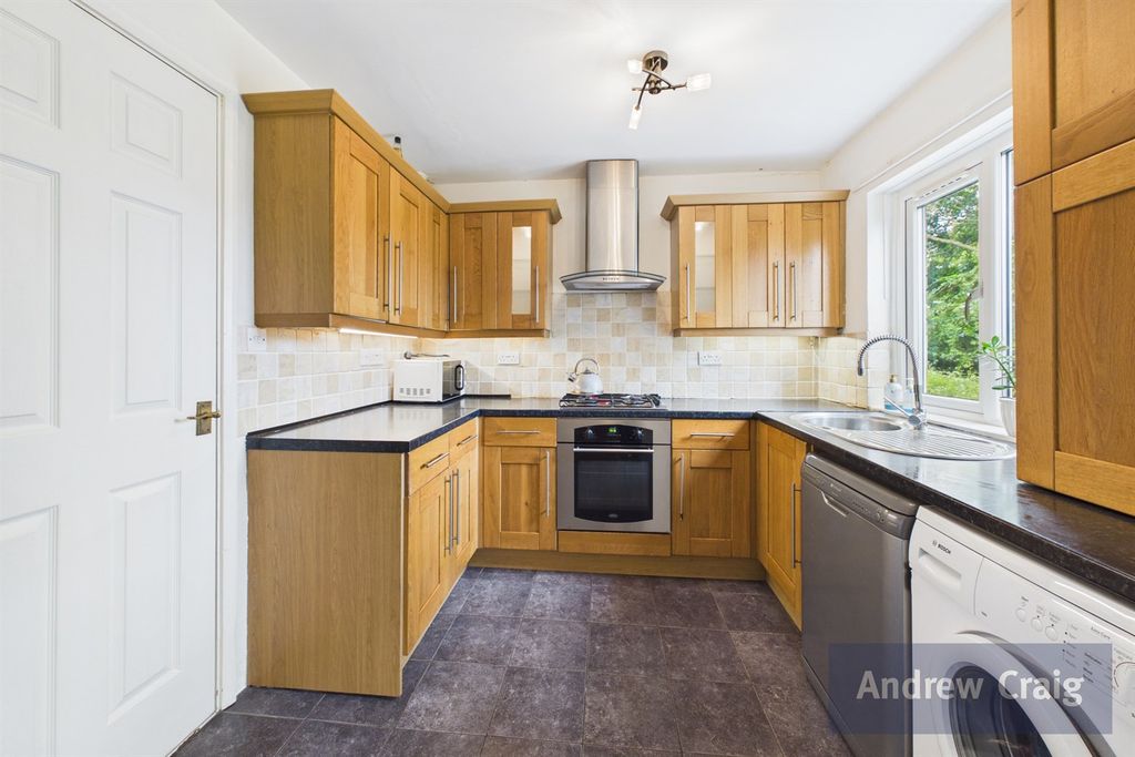 Property photo 3 of 18 Kitchen Diner