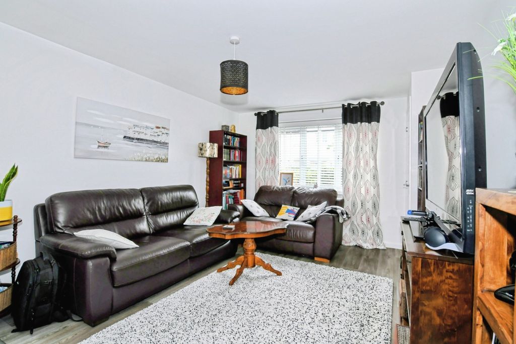 Property photo 2 of 16 Photo