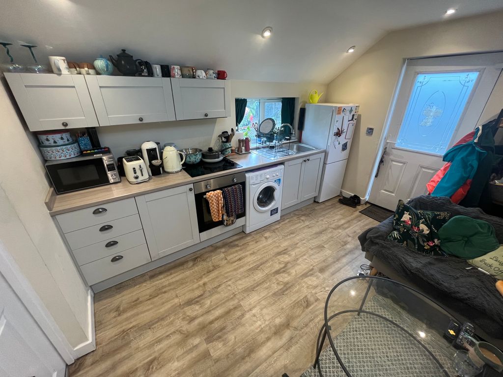 Property photo 2 of 7 Image