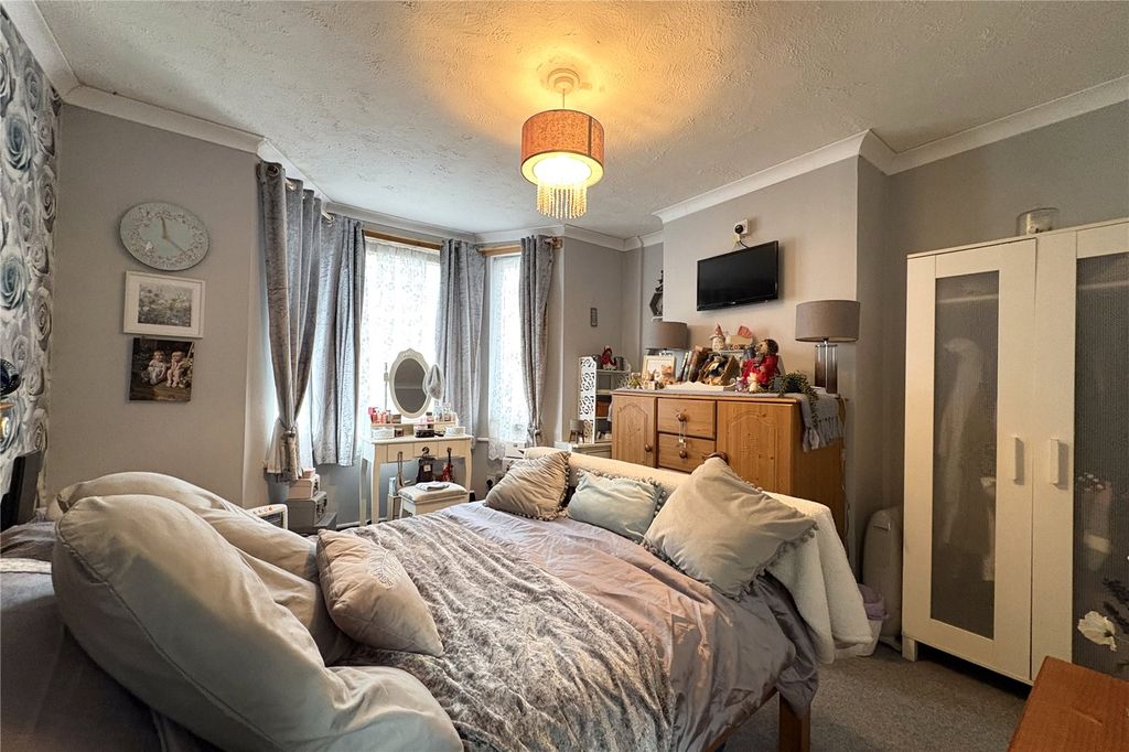 Property photo 2 of 12 Picture No. 11