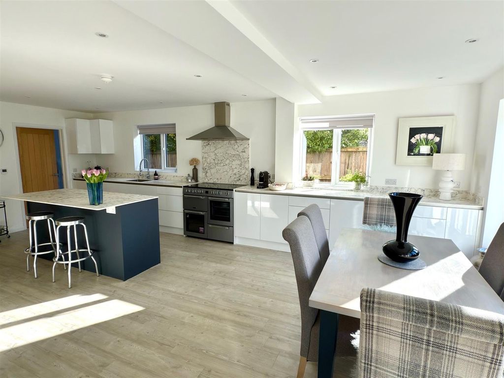Property photo 2 of 23 Kitchen Diner.Jpg