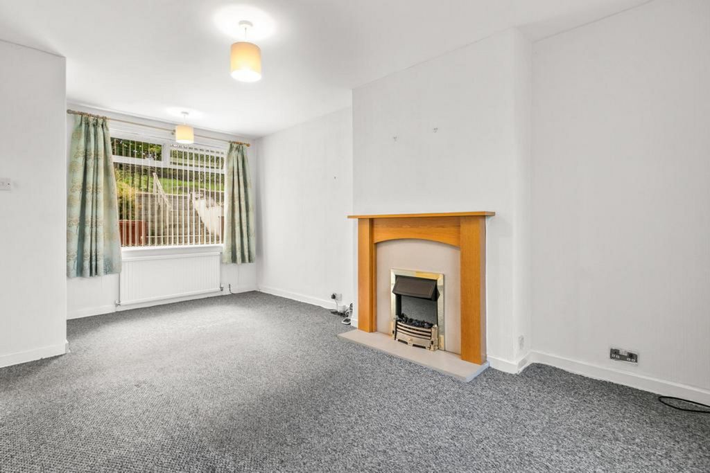 Property photo 2 of 28