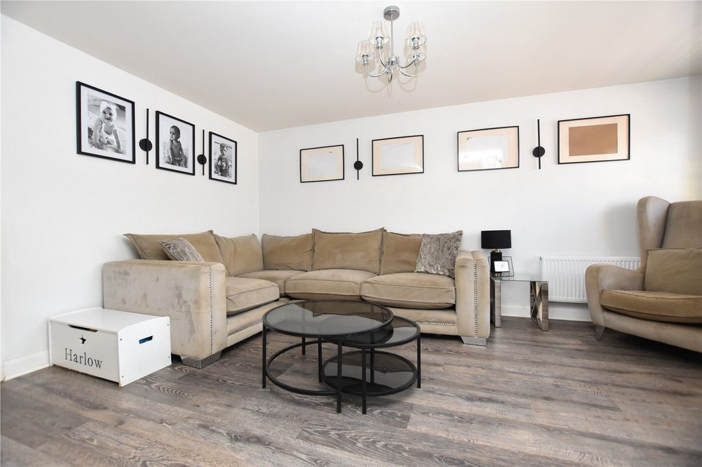 Property photo 3 of 16 Picture No. 03