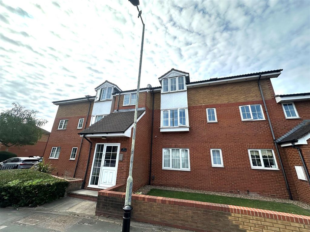 Property photo 1 of 5 Coopers Estate Agents
