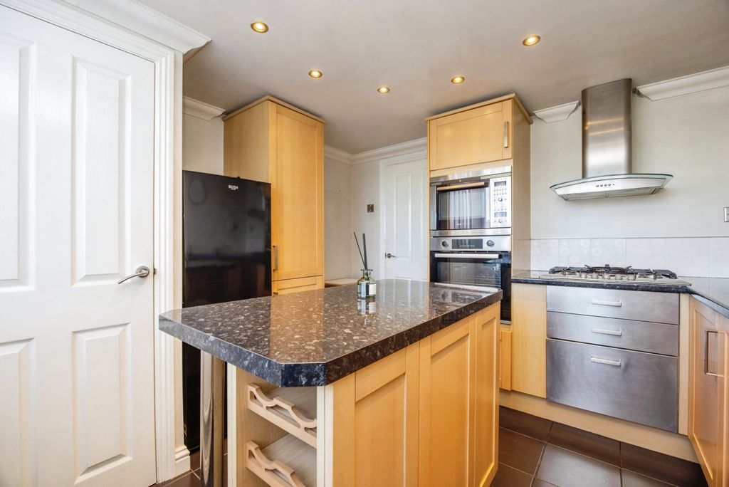 Property photo 3 of 18 Pbox-Img.Jpg