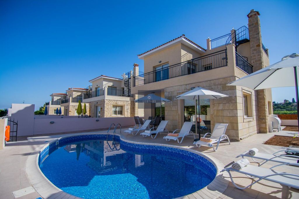 Property photo 1 of 20