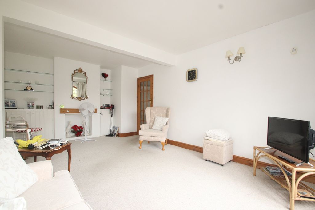 Property photo 2 of 18 Photo 8