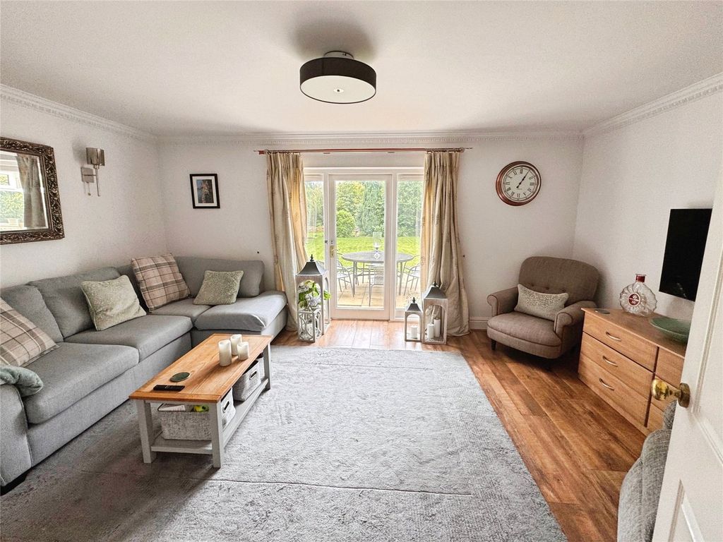 Property photo 2 of 14 Sitting Room