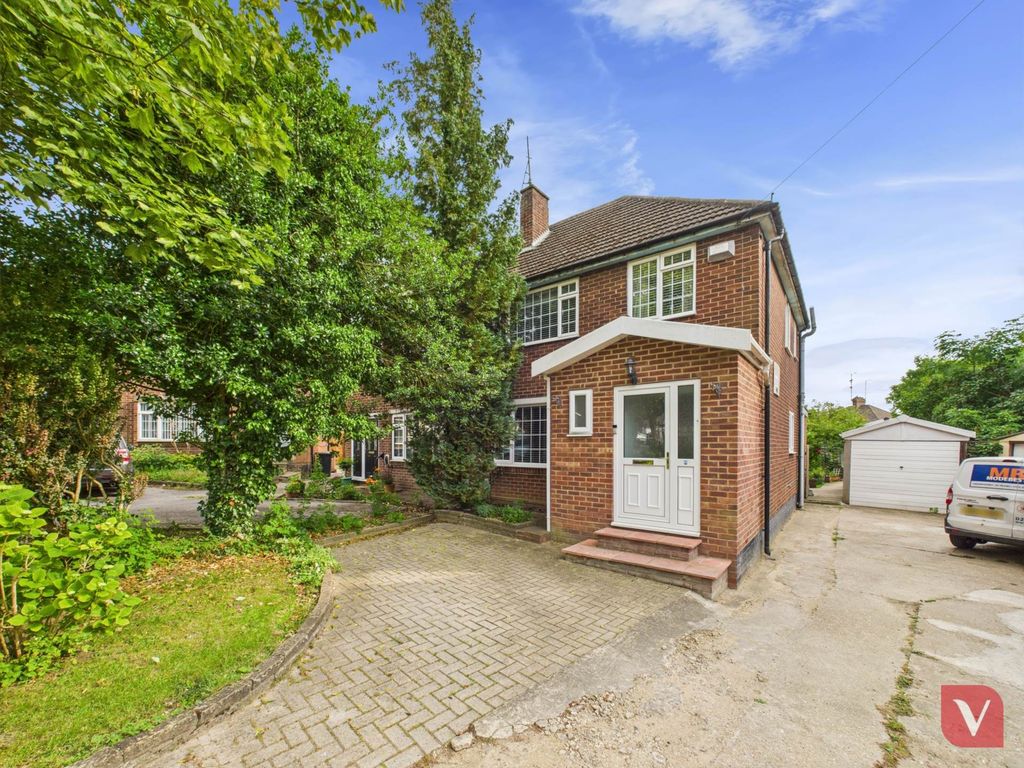 Property photo 1 of 28