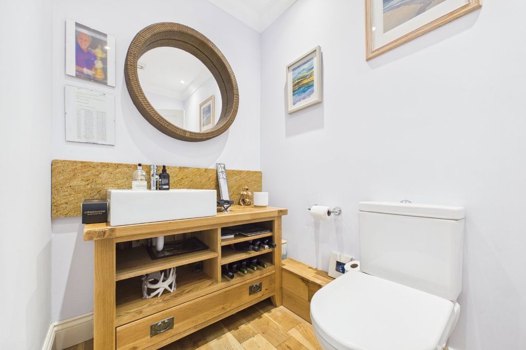 Additional image 12 of 6 bed detached house for saleHighway, Crowthorne, Berkshire RG45