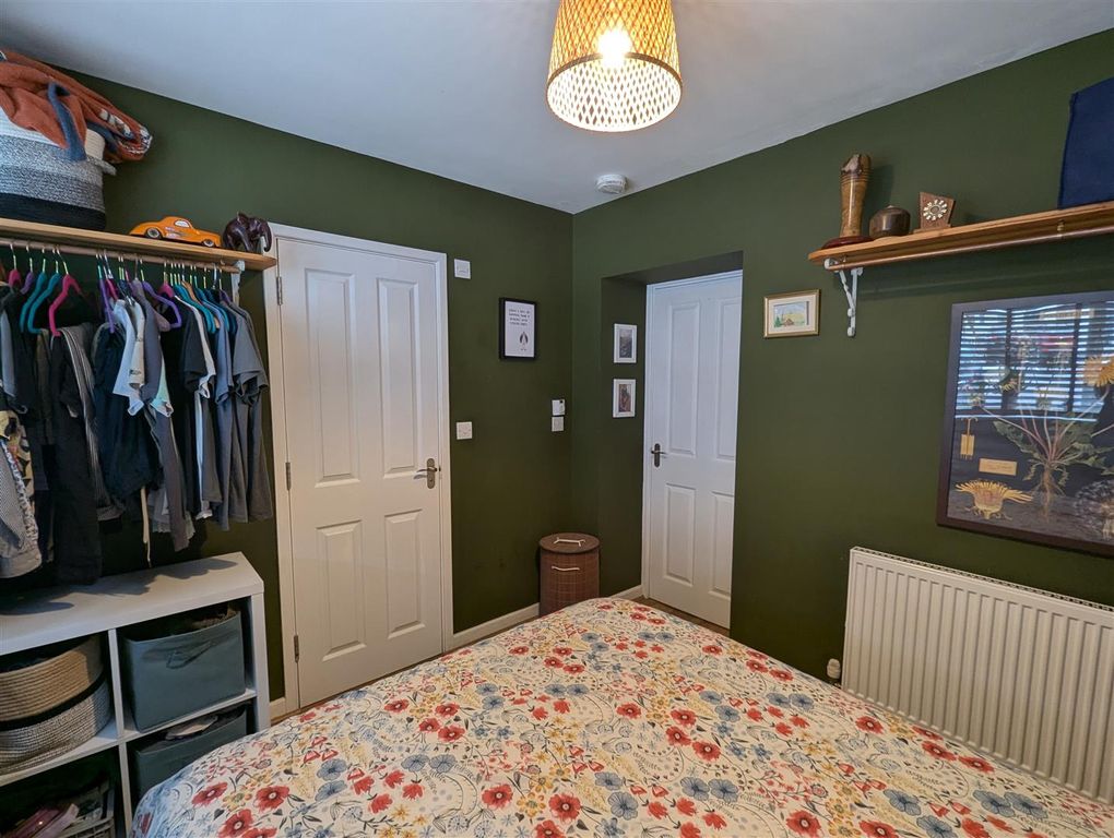 Property photo 2 of 8 1 Oceanis Bedroom