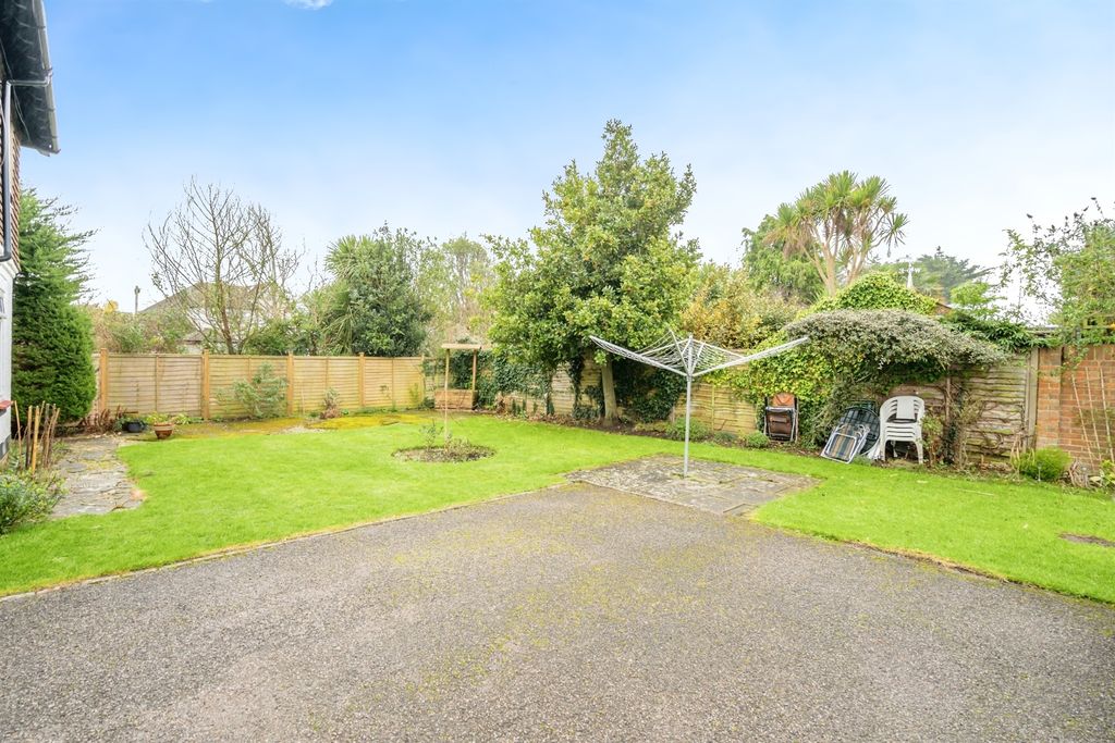 Property photo 2 of 6