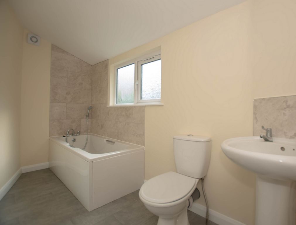 Property photo 3 of 10 Photo 8