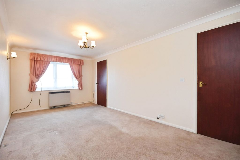 Property photo 2 of 14