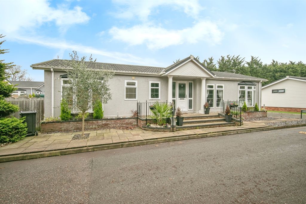 Property photo 1 of 23