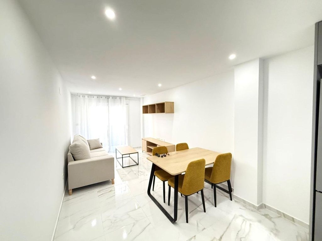 Property photo 2 of 33