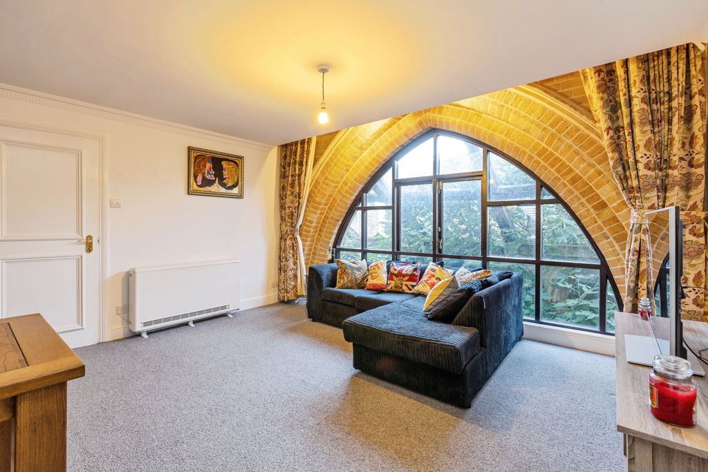 Property photo 2 of 16 Open Plan Living