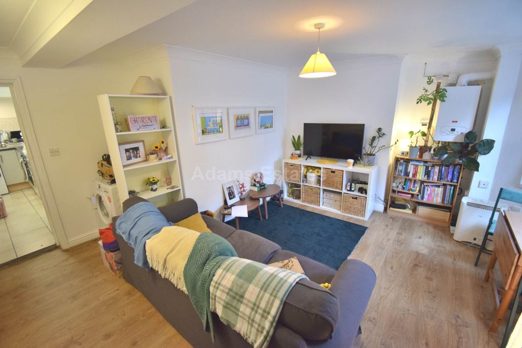 Property photo 3 of 6