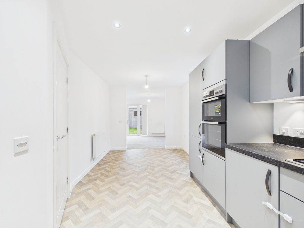 Property photo 3 of 16 4888735