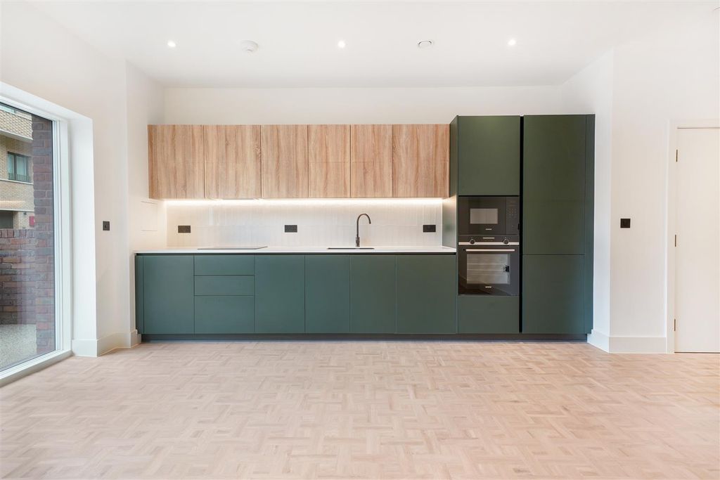 Property photo 3 of 21 2 Viridis Apartments, 1 Monarch Square - Wuhijpmrj