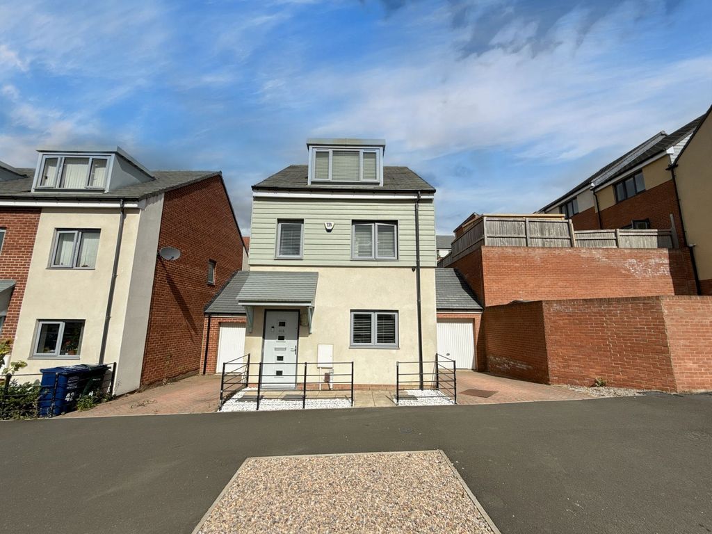 Property photo 1 of 11 External