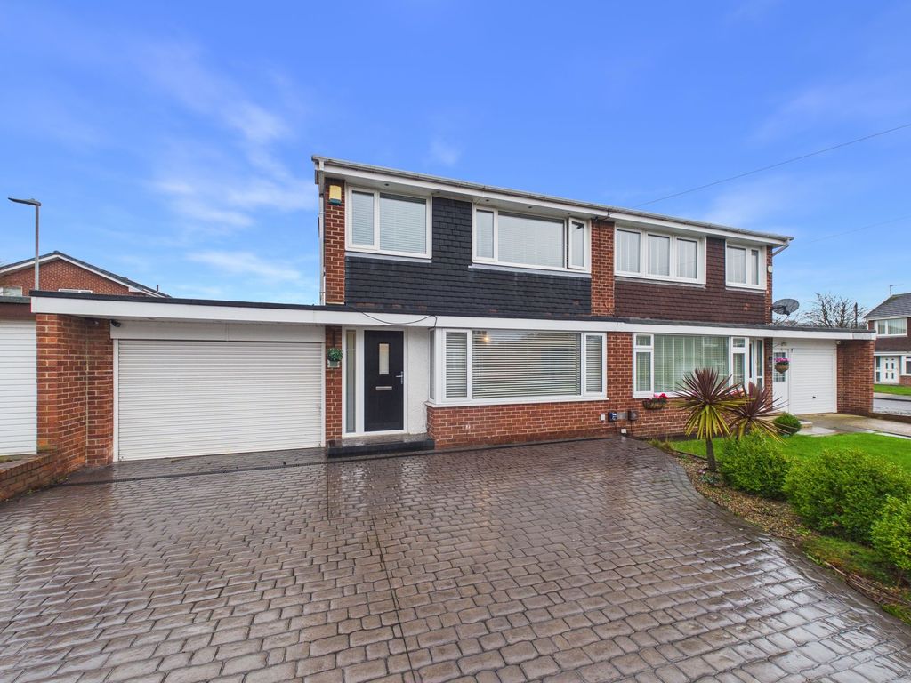 Property photo 1 of 12 External