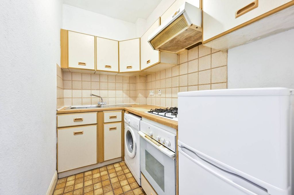 Property photo 3 of 6