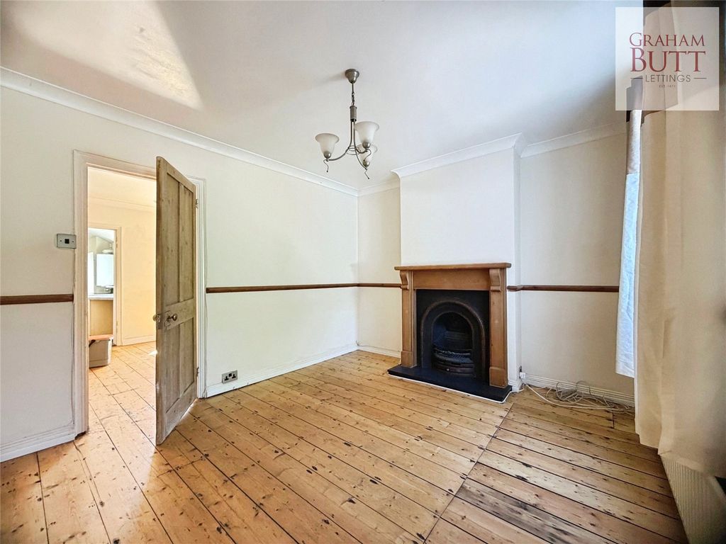 Property photo 2 of 12 Picture No. 27