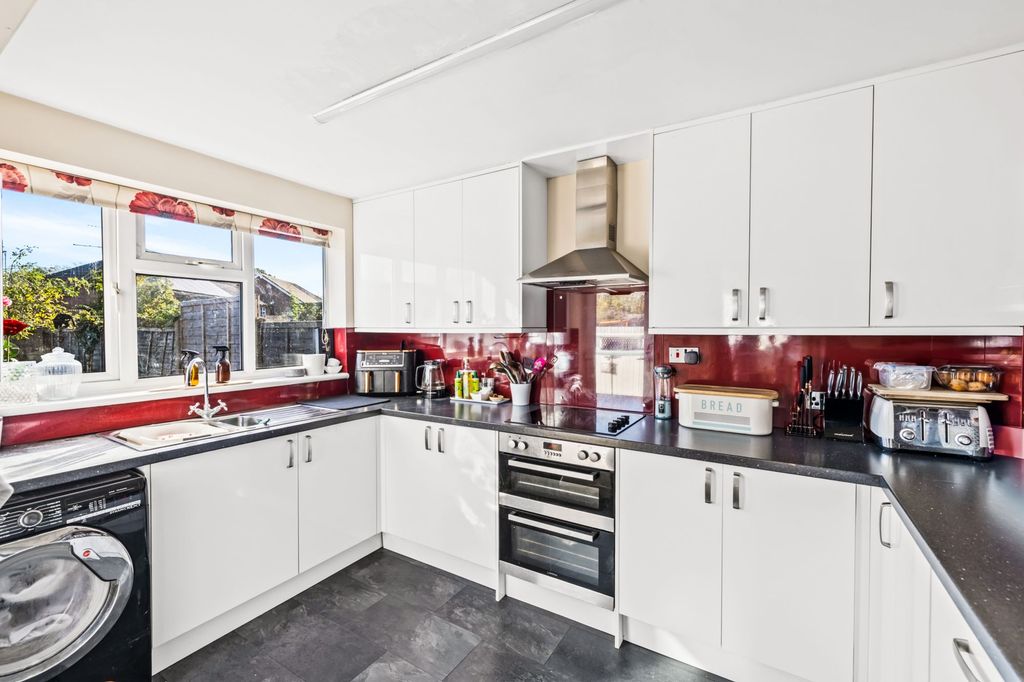 Property photo 3 of 15 Kitchen