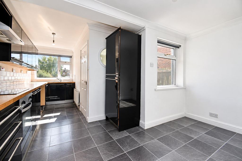 Property photo 3 of 13