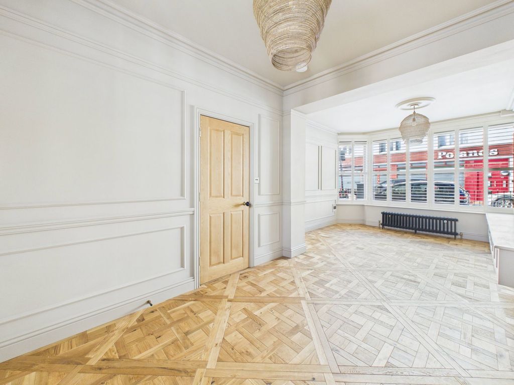 Property photo 3 of 22