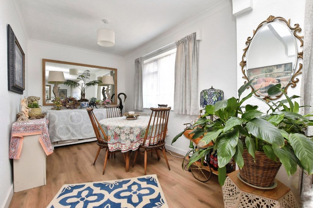 Property photo 3 of 21 Pbox-Img.Jpg