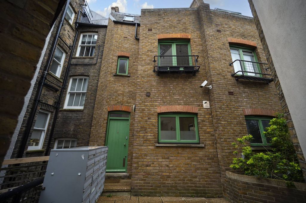 Property photo 3 of 11