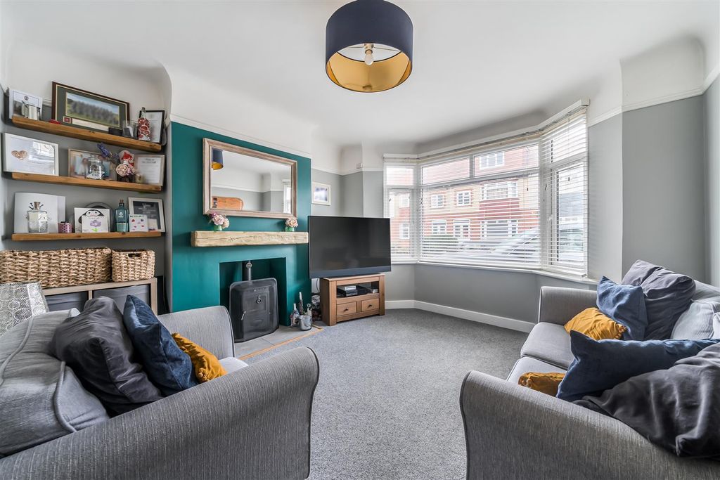 Property photo 2 of 18 Living Room