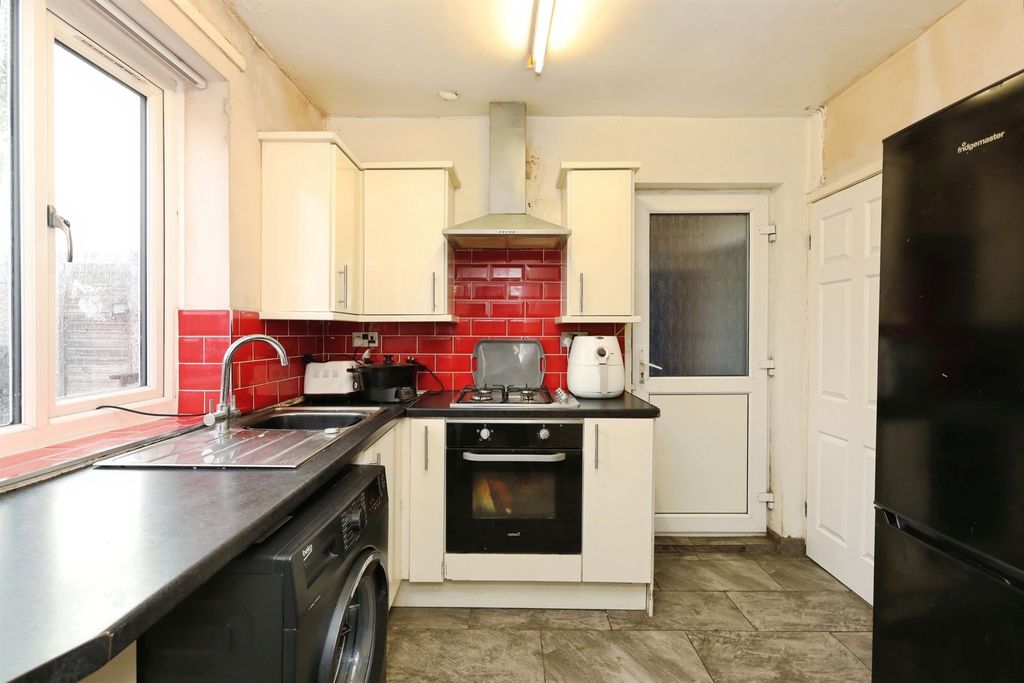 Property photo 3 of 14