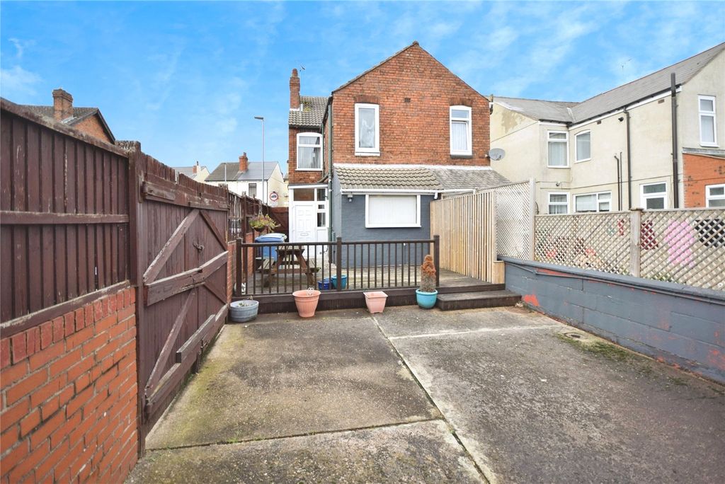 Property photo 2 of 14 Rear