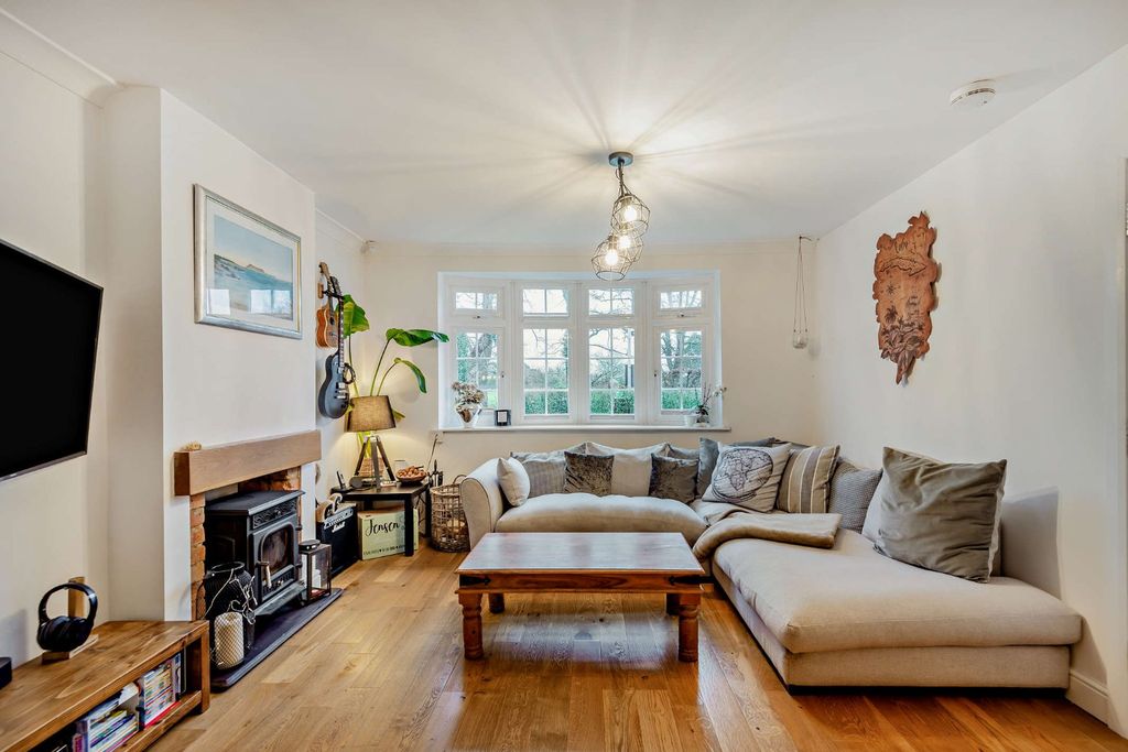 Property photo 1 of 17 Sitting Room