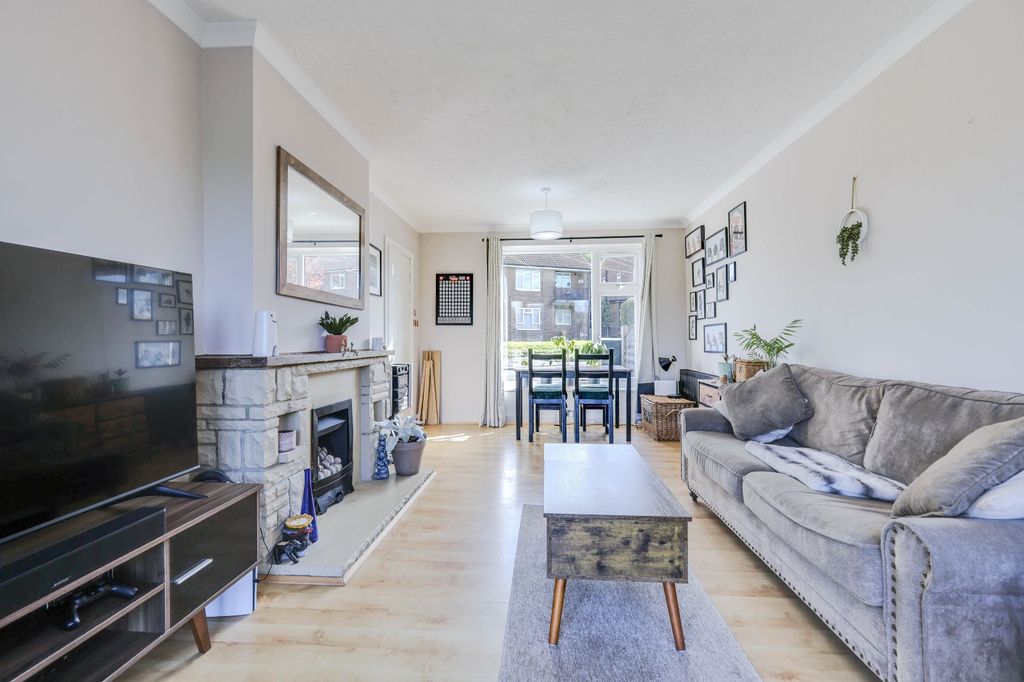 Property photo 3 of 16 Picture No. 17