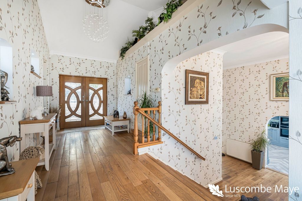 Property photo 3 of 52